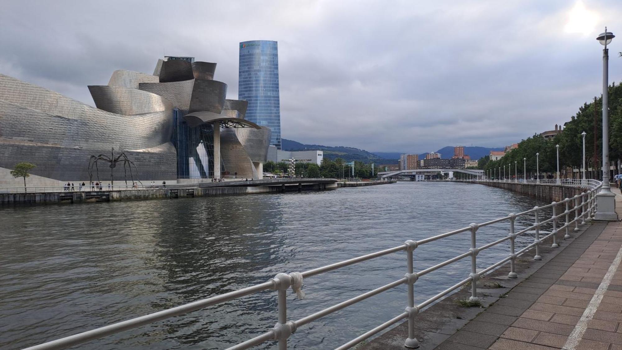 Bilbao, A Un Paso. Appartement Buitenkant foto