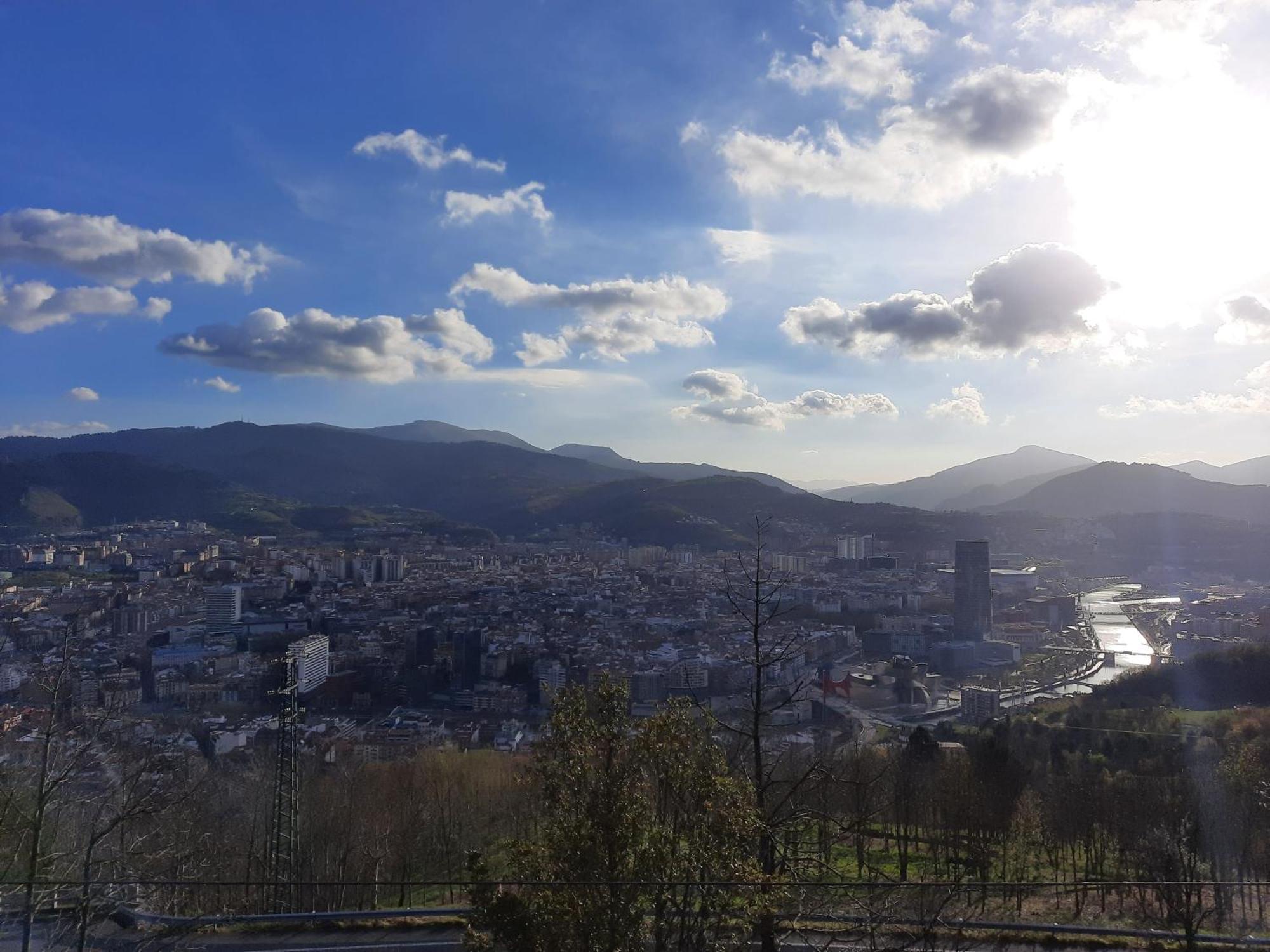 Bilbao, A Un Paso. Appartement Buitenkant foto